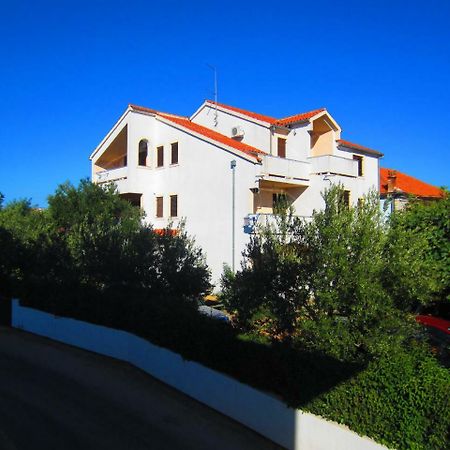 Apartments Fjaka Sveti Filip i Jakov Exterior photo