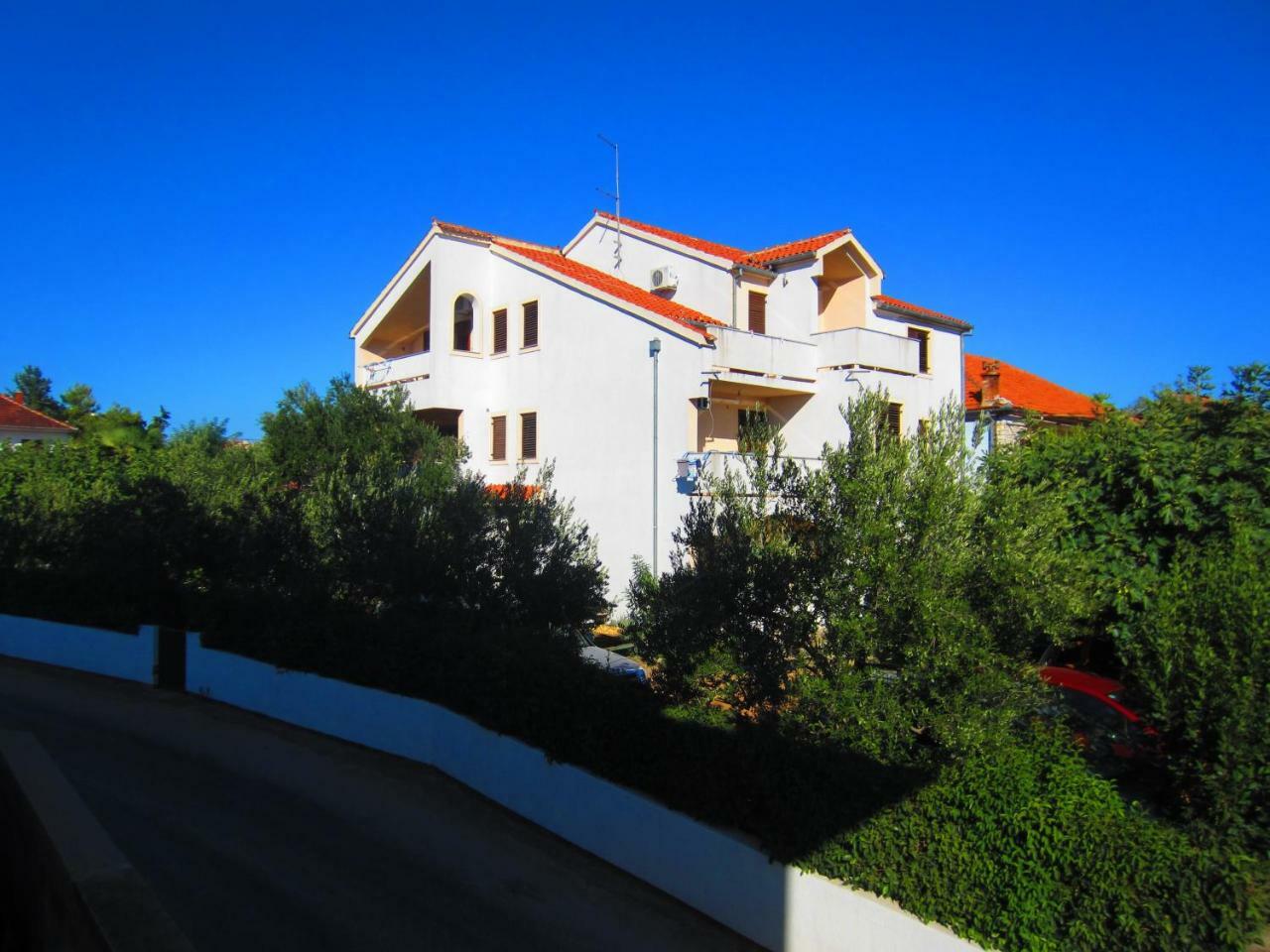 Apartments Fjaka Sveti Filip i Jakov Exterior photo