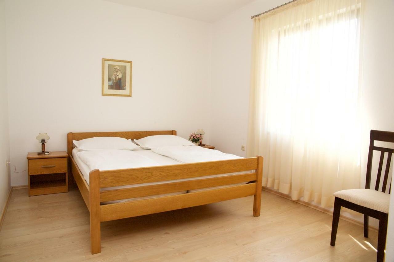 Apartments Fjaka Sveti Filip i Jakov Exterior photo